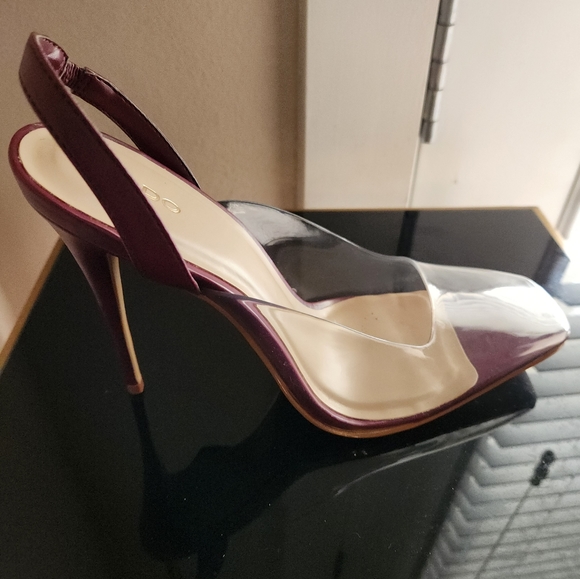 Shoes - Picture 4 of 6